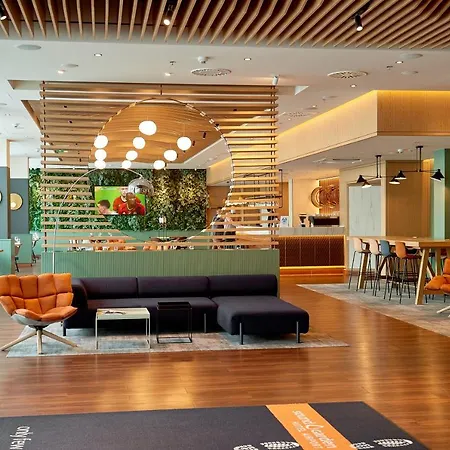מלון Sound Garden Airport 3*