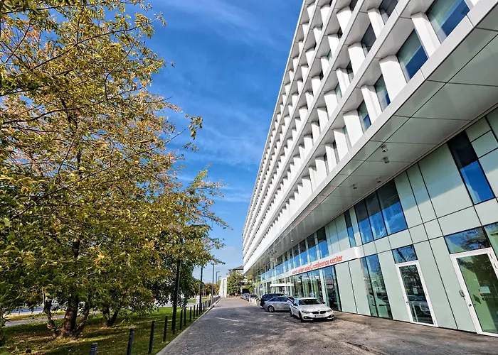 Sound Garden Airport Hotel 3*