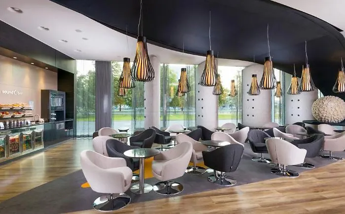 Sound Garden Airport 3* Warschau