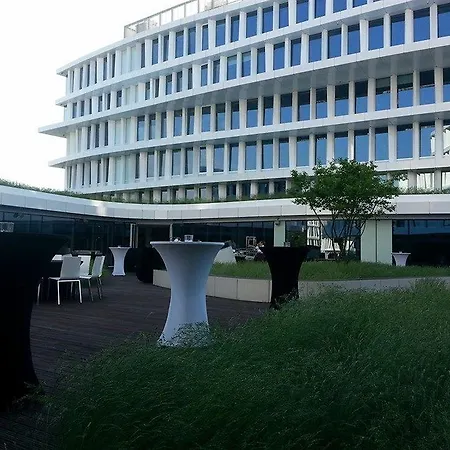 Sound Garden Airport 3*