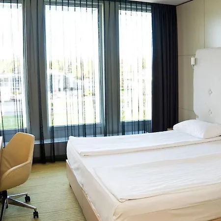 Sound Garden Airport 3* Varsovie