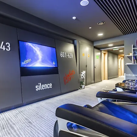 Hotel Sound Garden Airport Varsóvia