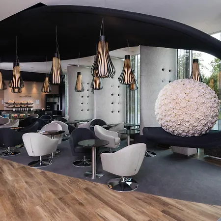 Hotel Sound Garden Airport