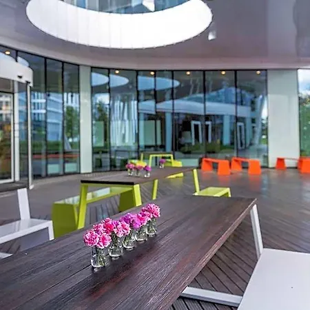 Hotel Sound Garden Airport
