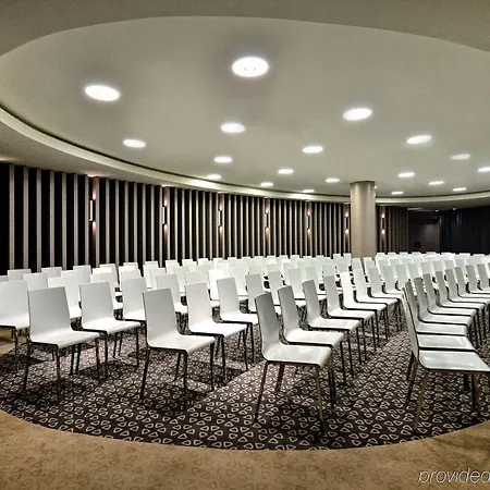 Ξενοδοχείο Sound Garden Airport Βαρσοβία