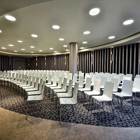 Sound Garden Airport Ξενοδοχείο 3*