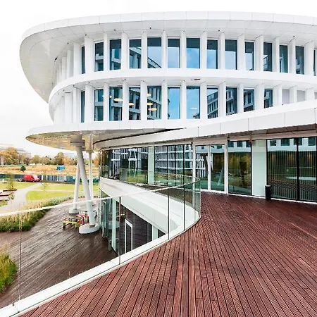 Sound Garden Airport Готель