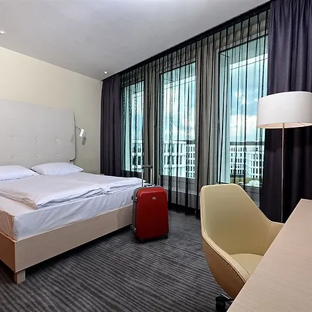Sound Garden Airport Hotel Varsovie