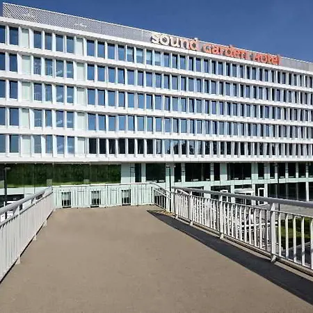 Sound Garden Airport Hotel