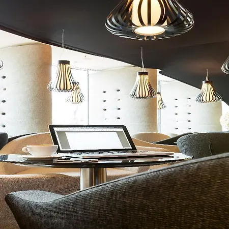 Sound Garden Airport 3* Varsóvia