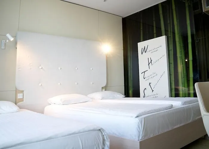 Hotel Sound Garden Airport