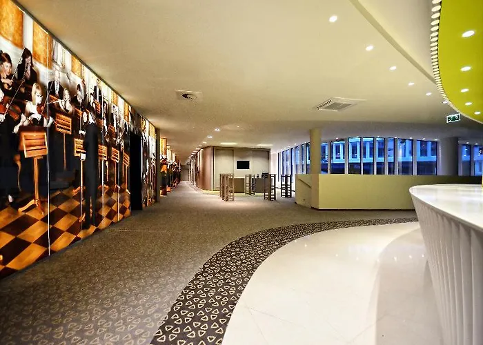 Hotel Sound Garden Airport