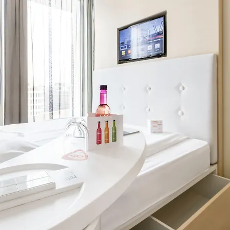 فندق ساوند غاردن ايربورت