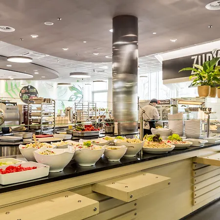 ساوند غاردن ايربورت فندق وارسو