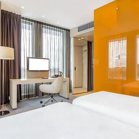 ساوند غاردن ايربورت وارسو