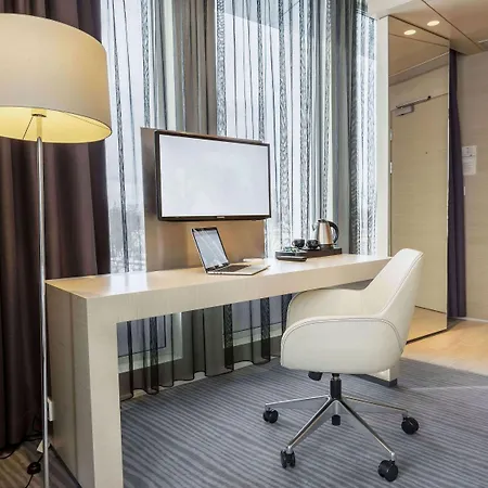 ساوند غاردن ايربورت