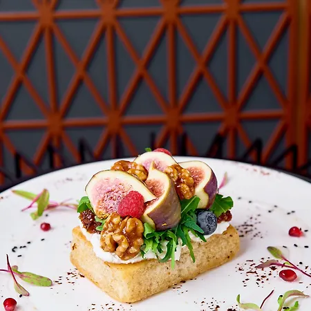 فندق ساوند غاردن ايربورت