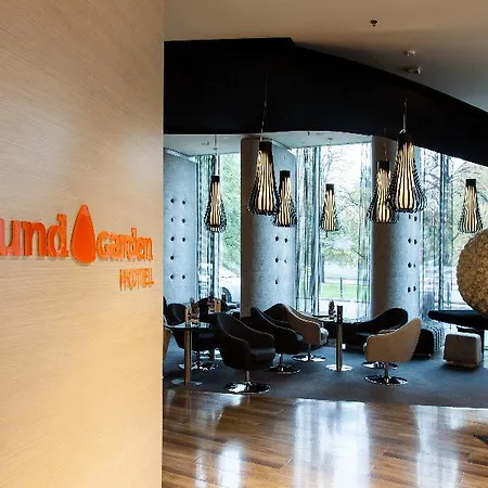 ساوند غاردن ايربورت 3* وارسو