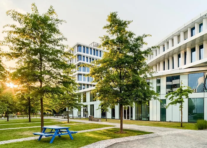 Sound Garden Airport Hotell 3*