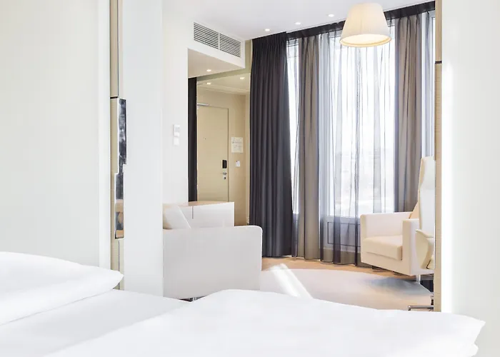 Sound Garden Airport Hotell 3*