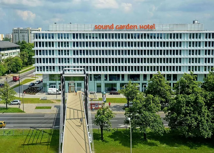 Sound Garden Airport Hotell 3*