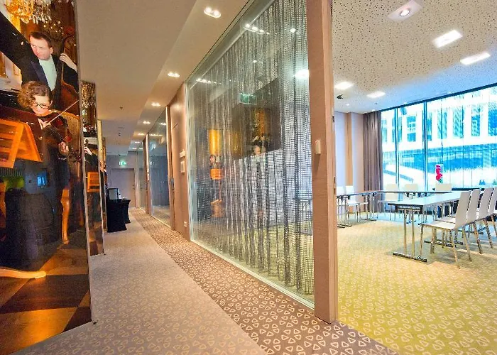 Sound Garden Airport Hotell